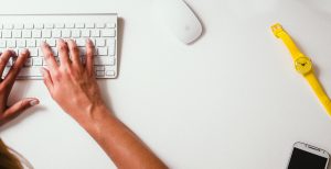 http-www-lifeofpix-com-wp-content-uploads-2014-09-2-life-of-pix-free-stock-photos-hands-desk-swatch-damian-zaleski